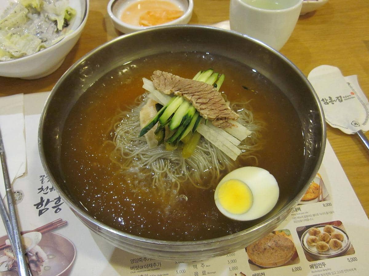 ilustrasi hamheung naengmyeon