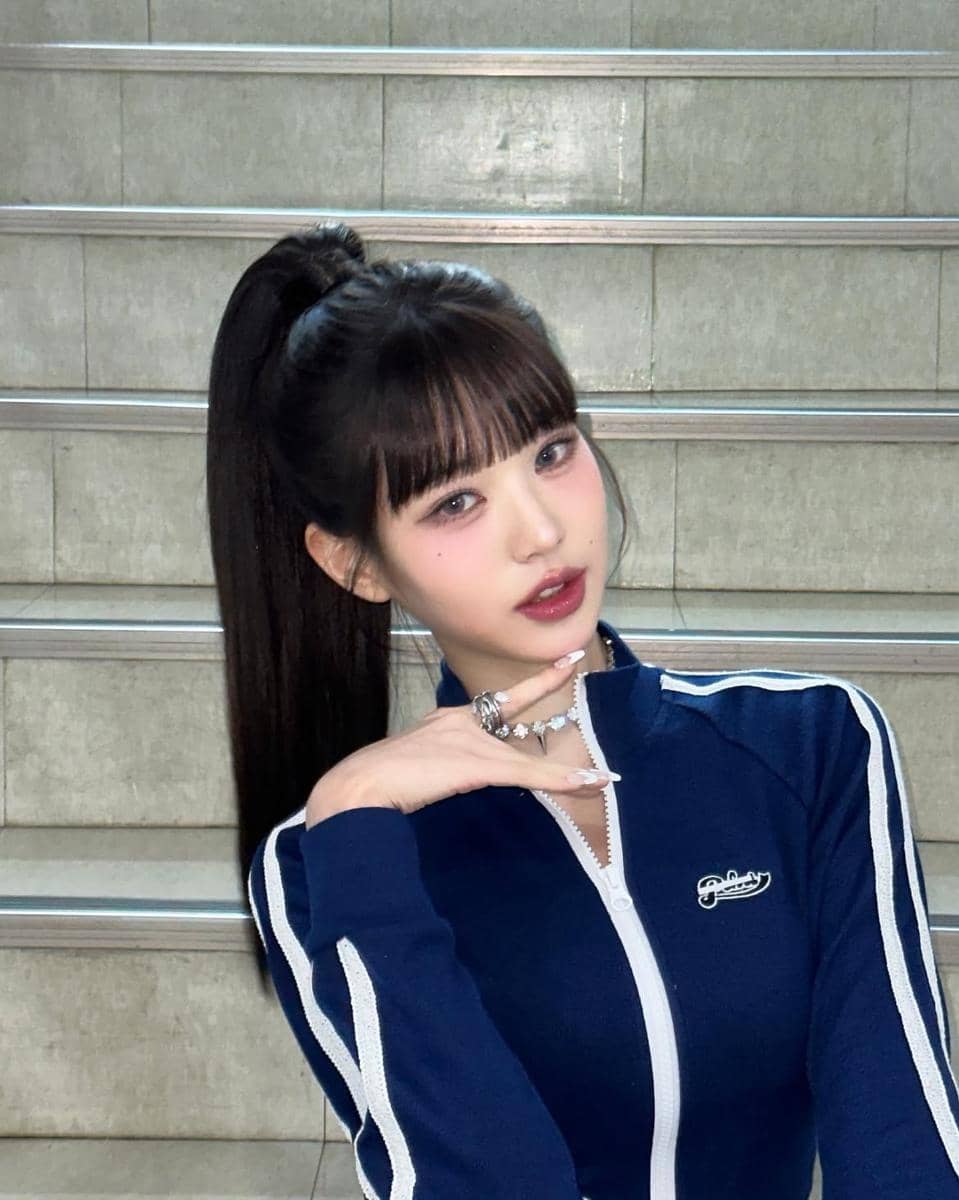 gaya ponytail Wonyoung IVE