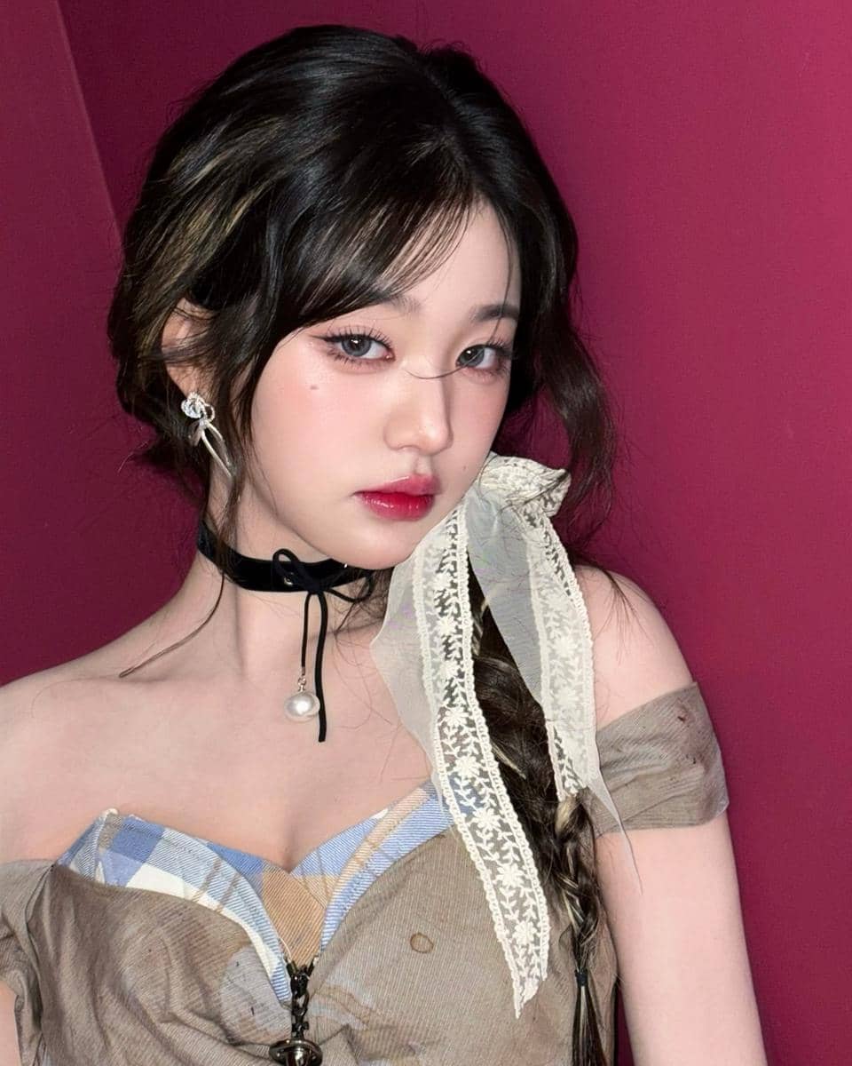 gaya ponytail Wonyoung IVE