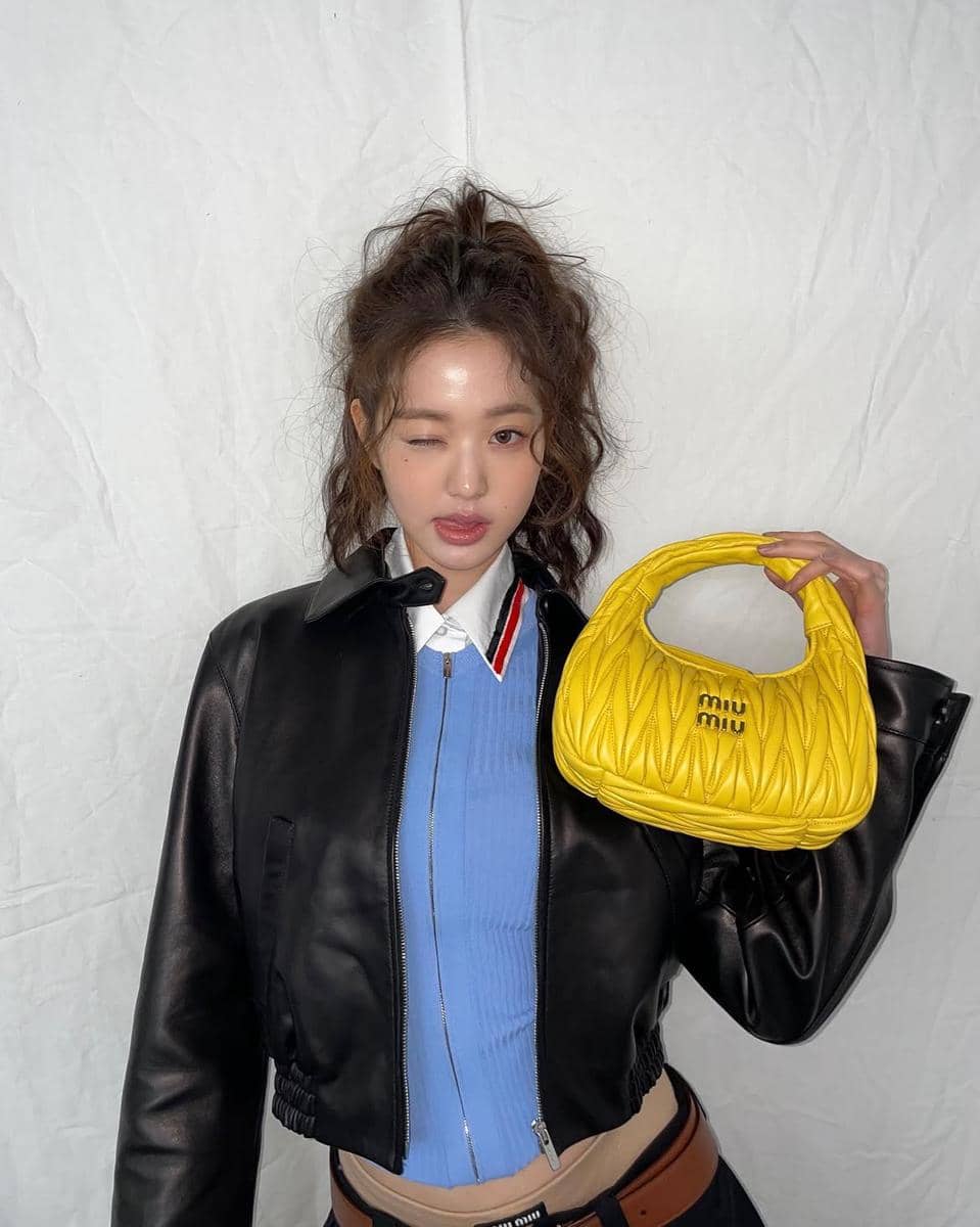 gaya ponytail Wonyoung IVE