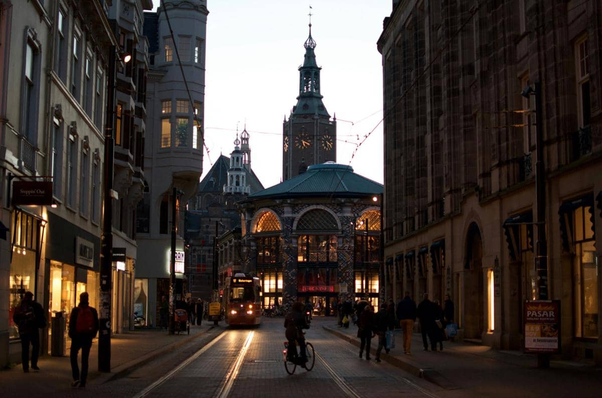 ilustrasi suasana di The Hague, Belanda