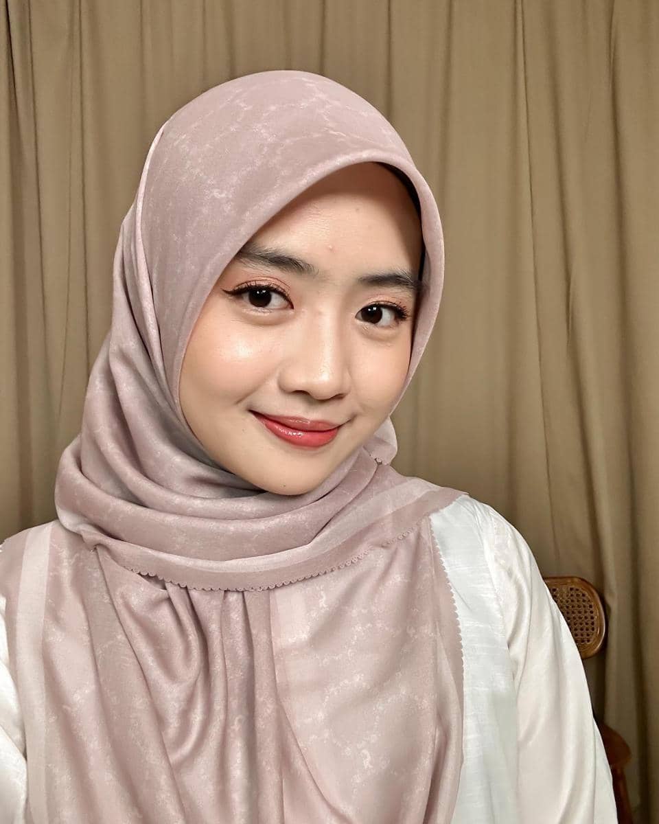 daily makeup Aisha CoC S3