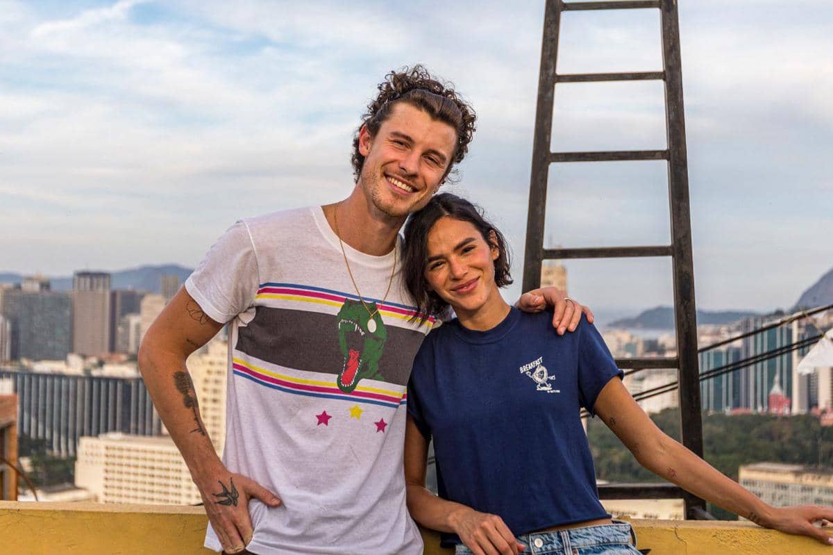 Siapa Bruna Marquezine, Baru Go Public dengan Shawn Mendes?