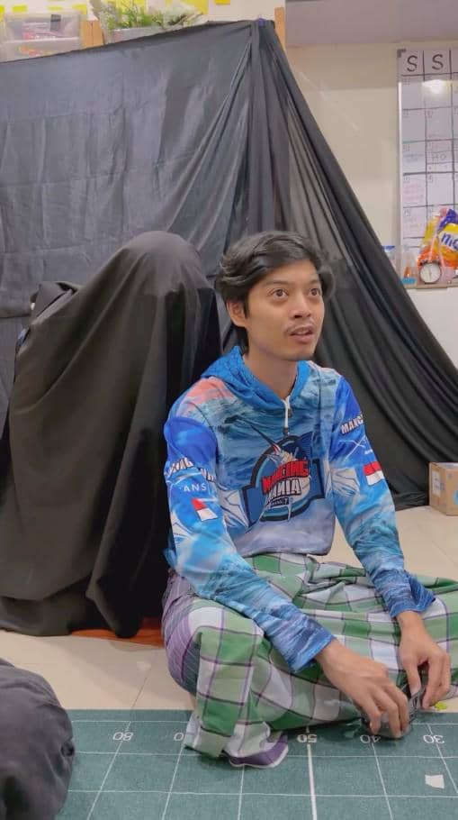 Aulion bersama teman-temannya dalam suasana pesta bujangan menjelang pernikahan, dibagikan melalui Instagram.