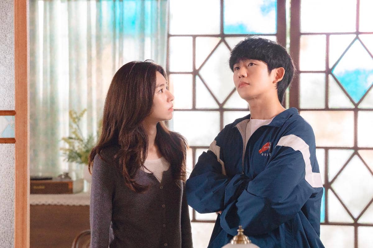 Review Drakor Our Sticky Love, Romcom, tapi Juga Menegangkan!