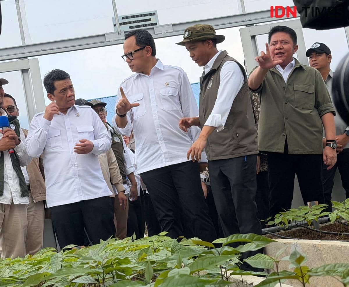 Menteri Kehutanan Raja Juli Antoni saat berkunjung ke Banyuasin, Sumsel 
