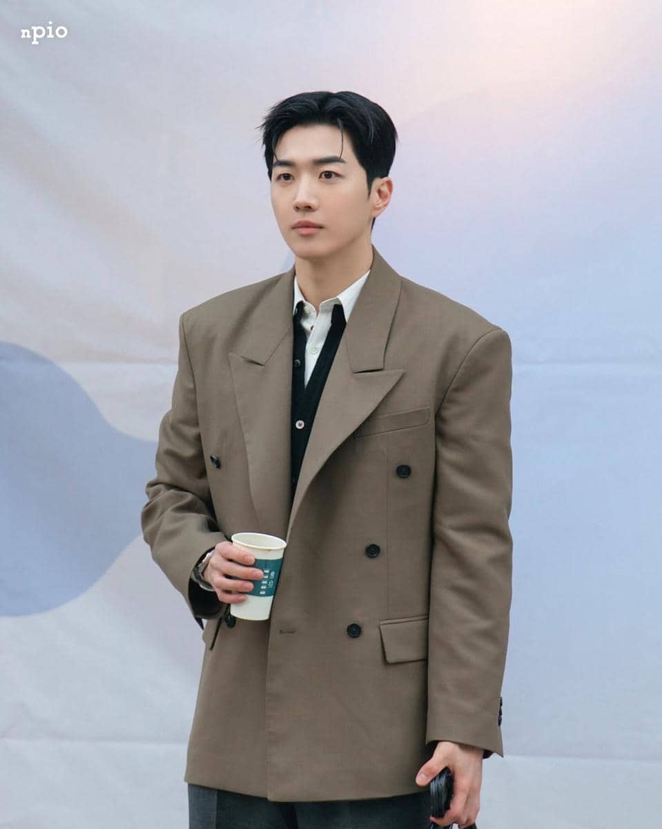 inspirasi OOTD ala Kang Hoon