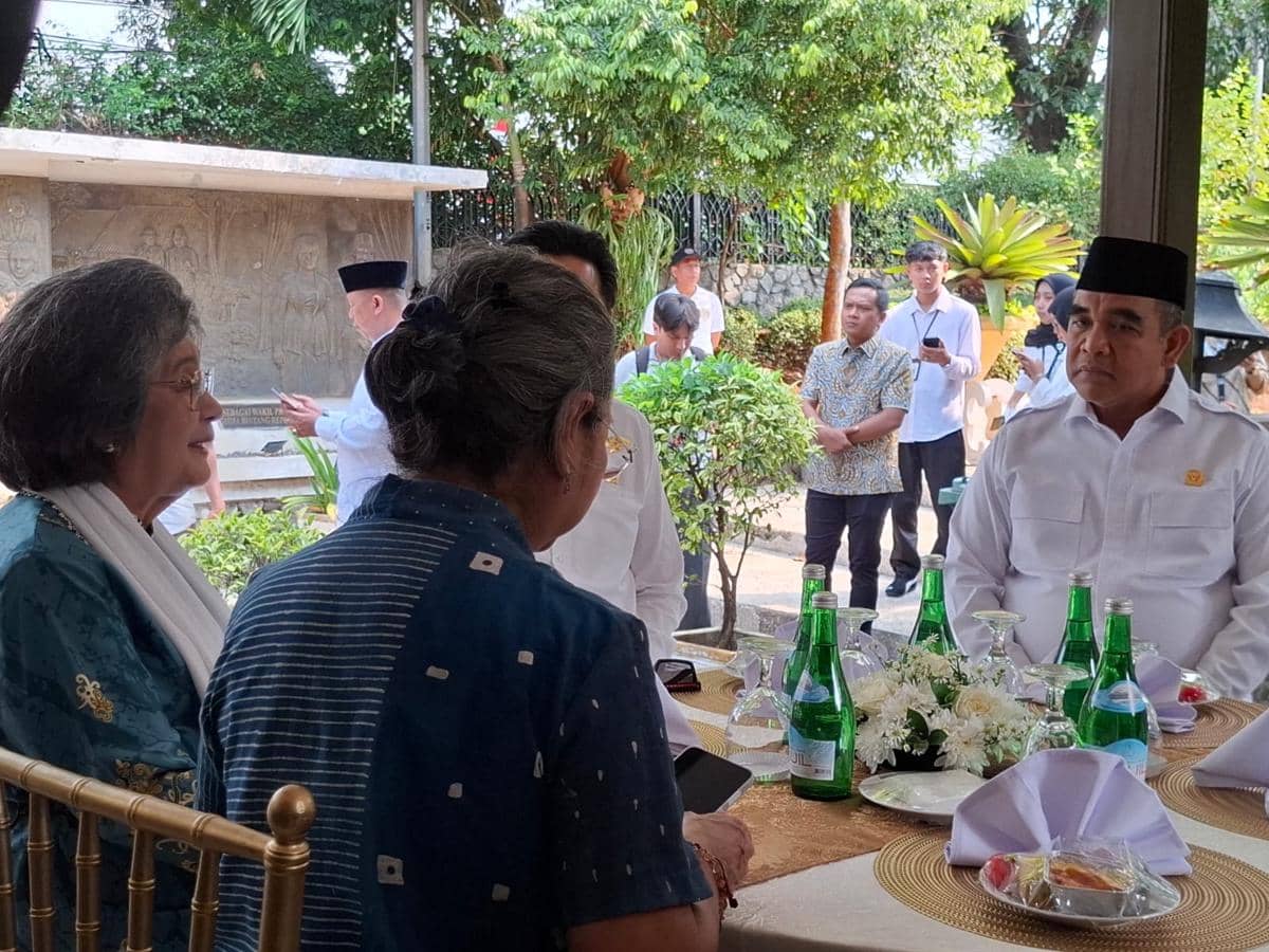 Pimpinan MPR RI ziarah ke makam Proklamator RI Mohammad Hatta (Bung Hatta) di TPU Tanah Kusir, Jakarta Selatan.