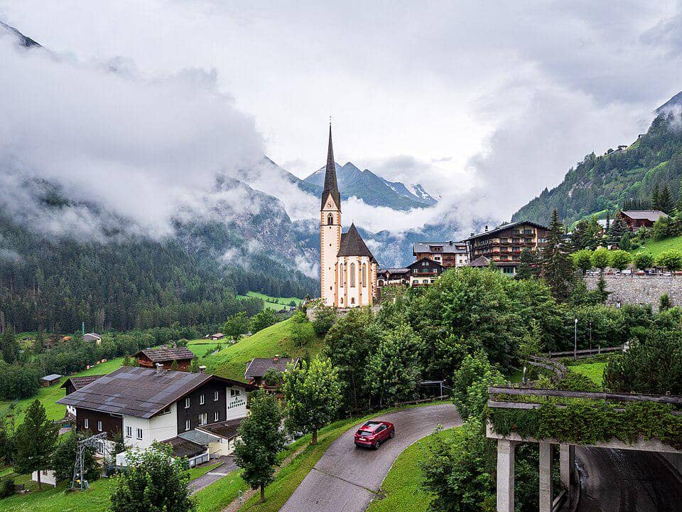 Desa Heiligenblut di Austria