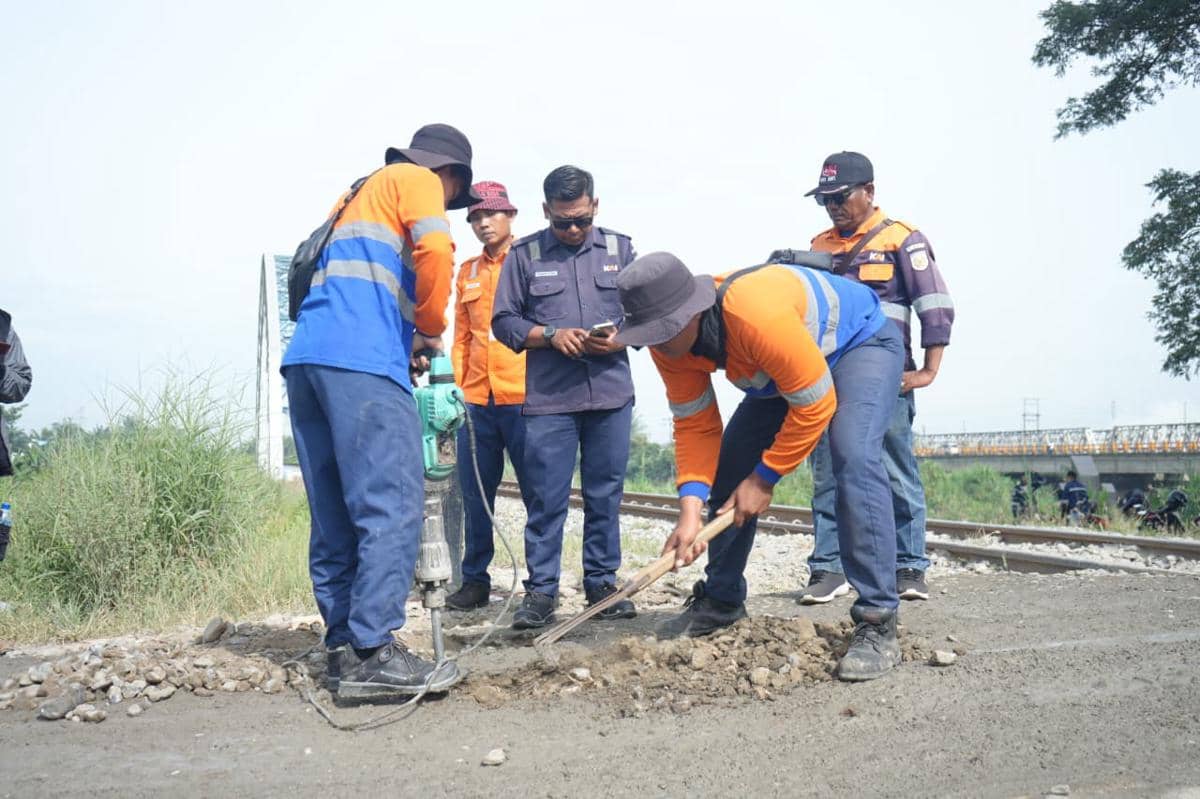 Usai Kecelakaan Maut, KAI Tutup Perlintasan Liar di Perbaungan