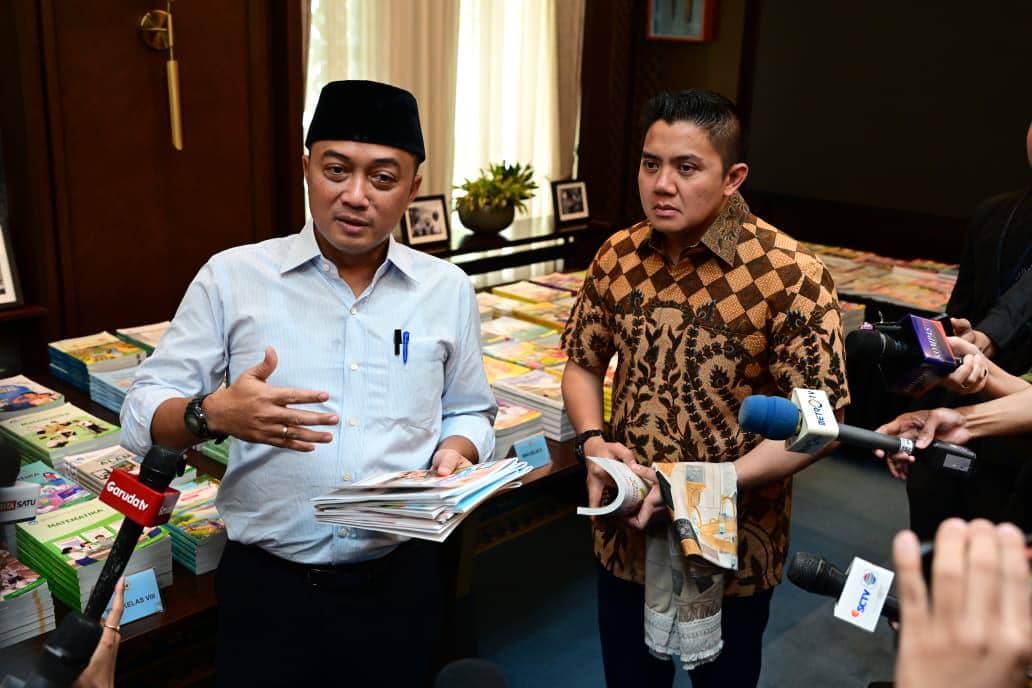 Menteri Sekretaris Negara (Mensesneg), Prasetyo Hadi bersama Sekretaris Kabinet, Teddy Indra Wijaya (dok. Sekretariat Negara)