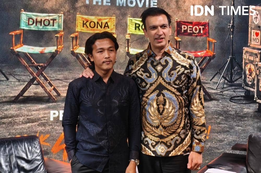 Potret Indra Sanjaya alias Pak Badhot bersama Manoj Punjabi, CEO MD Entertainment, di Jakarta, Jumat (7/8/2026) (IDN Times/Juan Dwi)