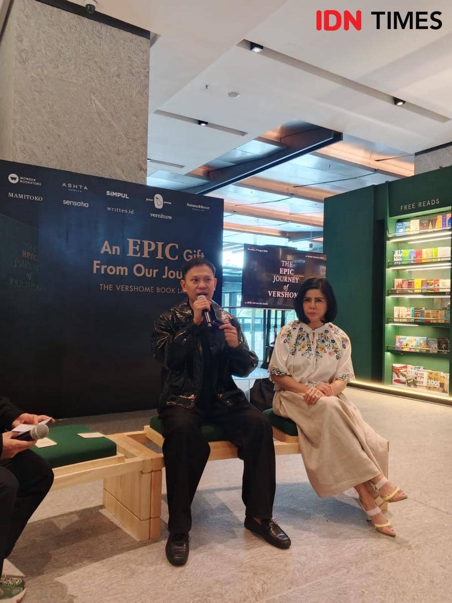 Press onference bertajuk "An EPIC Gift from Our 12 Year Journey" yang digelar di ASHTA District 8, Senayan, Jakarta Selatan