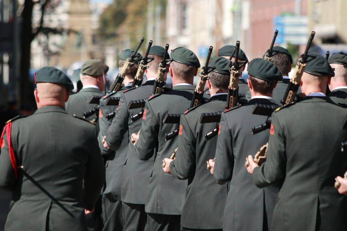 ilustrasi parade militer