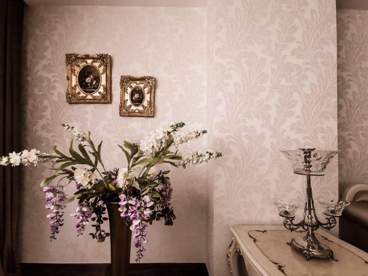 Ilustrasi desain interior dengan sentuhan romantis