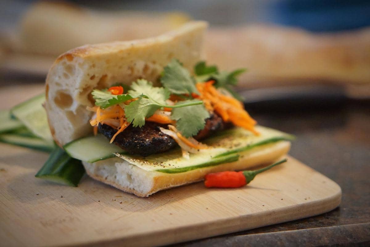 ilustrasi membuat banh mi