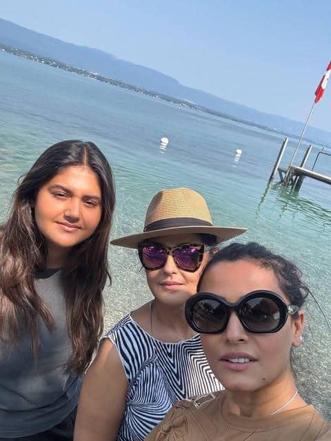 Potret Namrata Shirodkar yang diunggah melalui akun Instagram pribadinya sebagai materi visual artikel.
