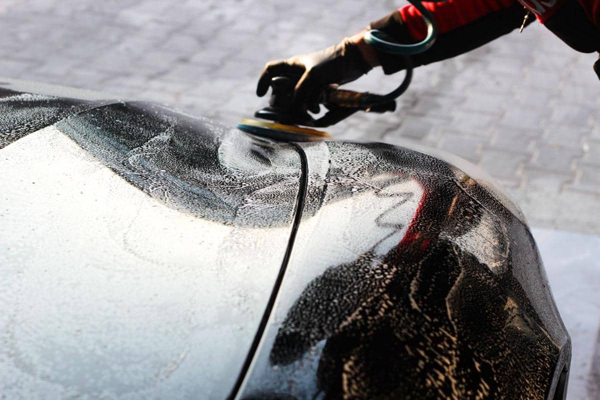 ilustrasi auto detailing, jasa detailing mobil, perawatan mobil