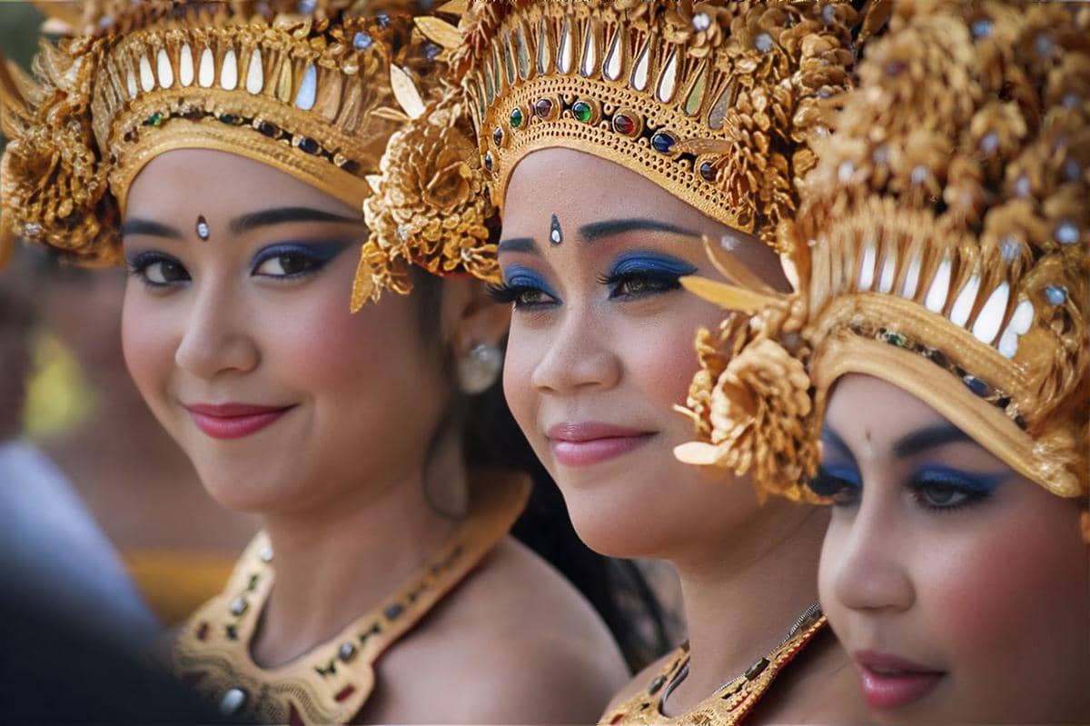 ilustrasi budaya Indonesia, pakaian adat tradisional Bali