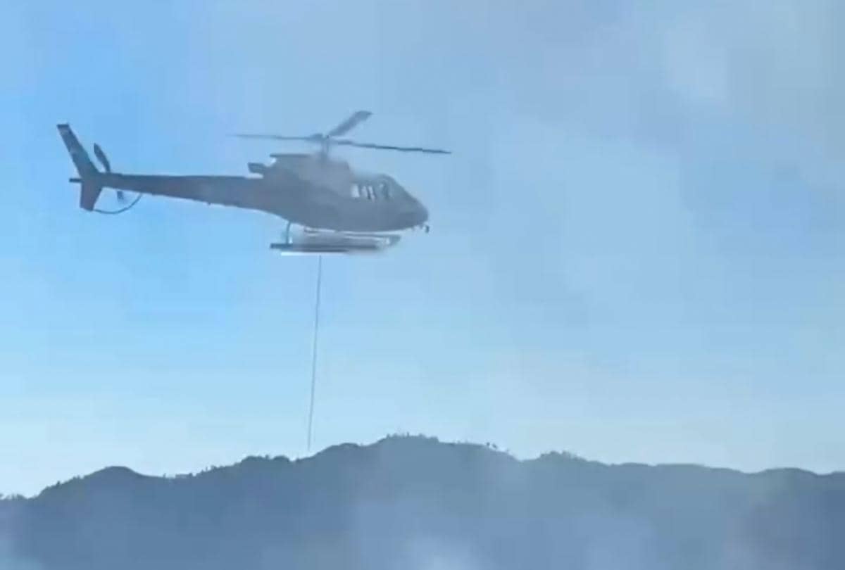 Karhutla Gunung Bromo Capai 120 Hektare, Helikopter Diterjunkan