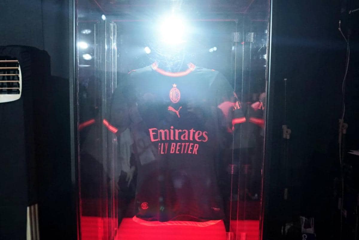 Gegap Gempita Peluncuran Jersey Ketiga AC Milan di Jakarta