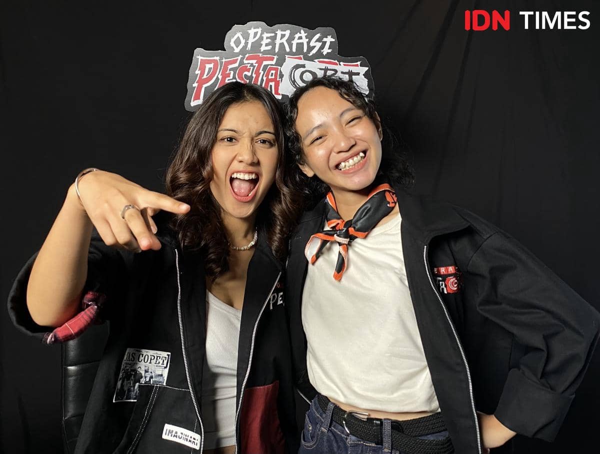 Potret Kawai Labiba dan Zulfa Maharani berpose bersama dalam dokumentasi IDN Times oleh Rani Asnurida.