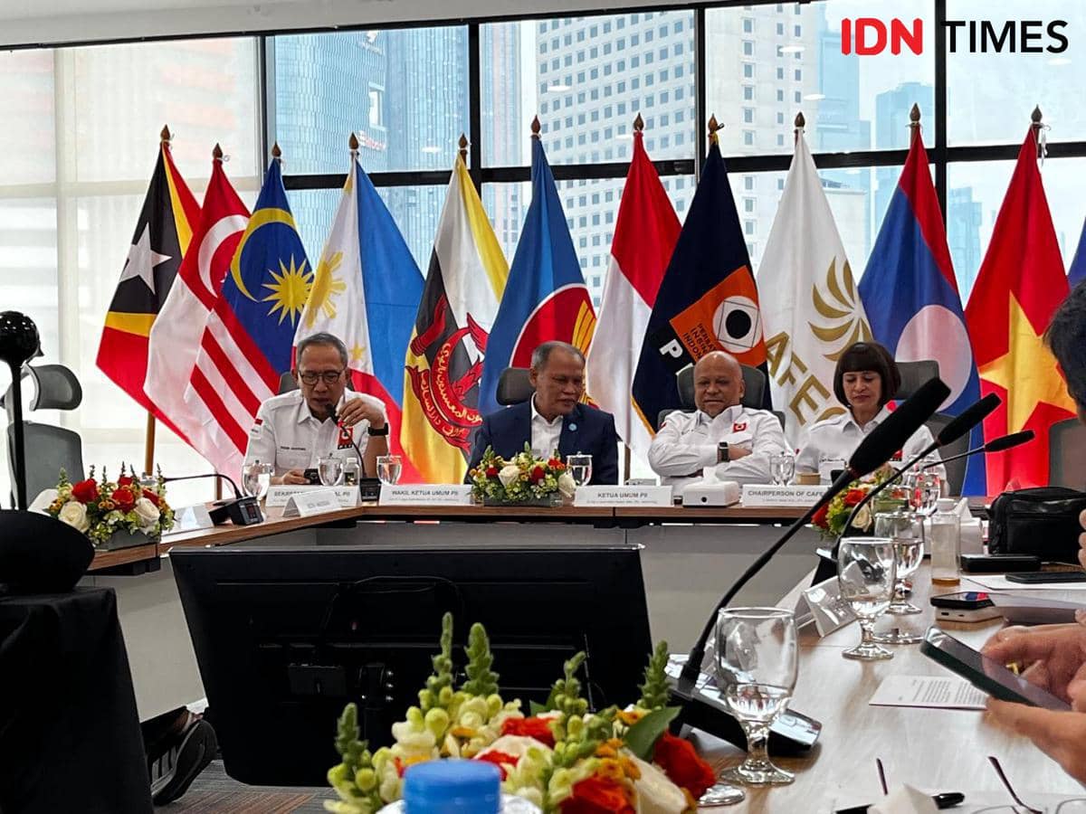Pimpinan Persatuan Insinyur Indonesia (PII) dengan Ketua Umum Ilham Akbar Habibie (IDN Times/Sunariyah)