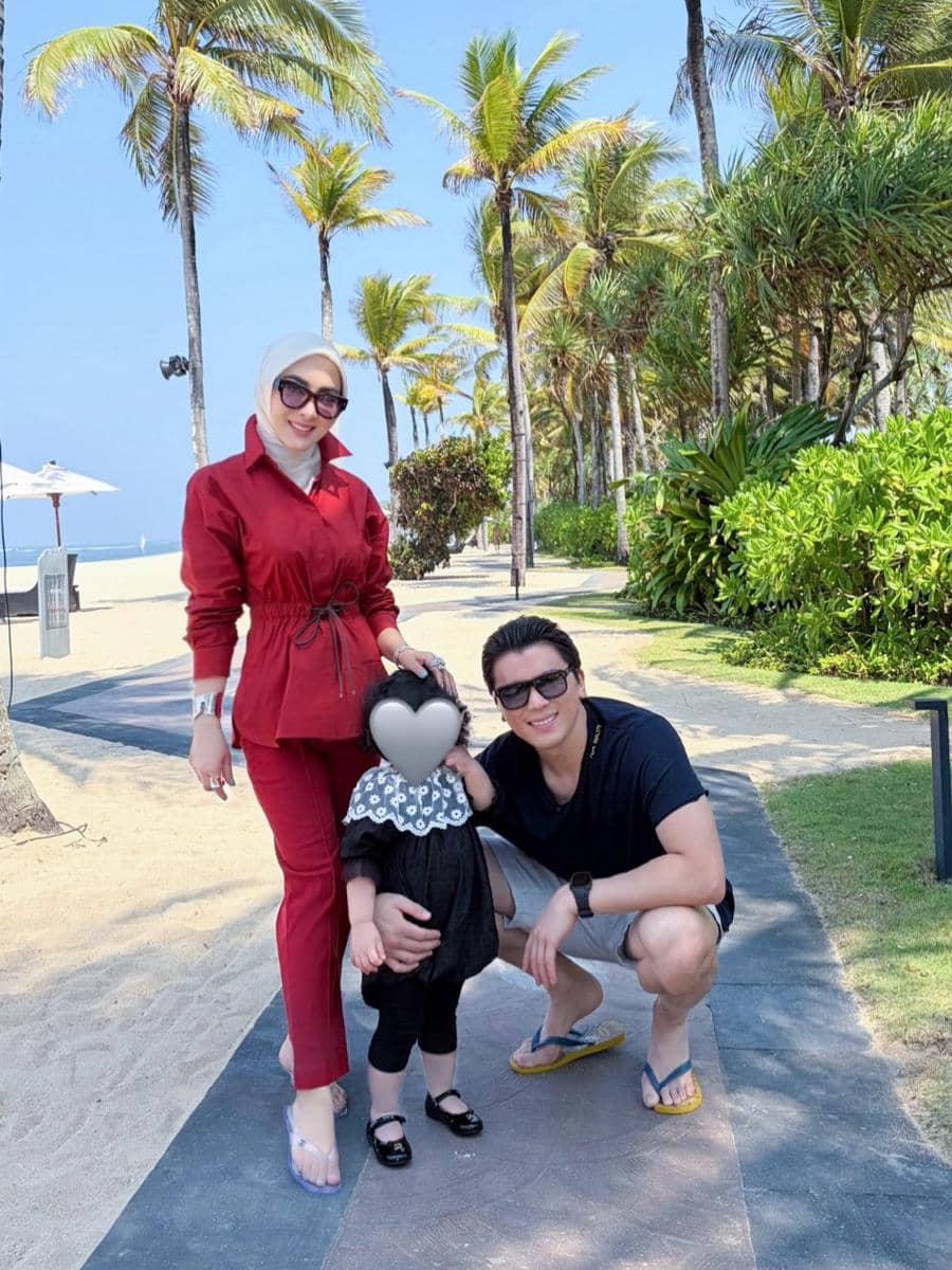 Syahrini bersama keluarga menikmati liburan di Bali, diabadikan dalam unggahan akun Instagram @princessyahrini.