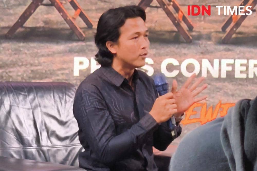 Potret Indra Sanjaya alias Pak Badhot dalam press conference di Jakarta, Jumat (7/8/2026) (IDN Times/Juan Dwi)