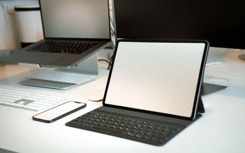 Laptop Murah vs Tablet dan Keyboard, Mana yang Cocok buat Pelajar?