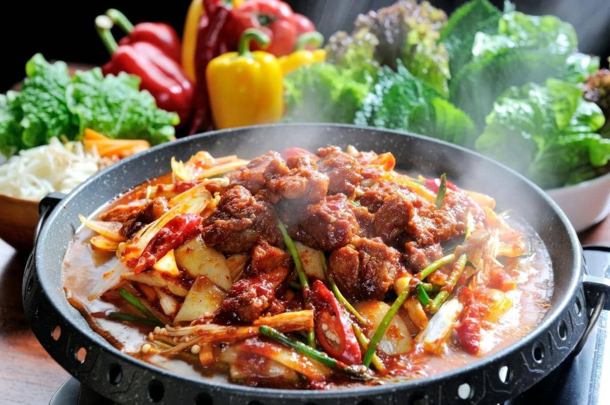 ilustrasi membuat camchi gamja jjigae