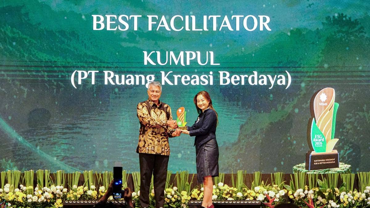 1 - Faye Wongso Menerima Penghargaan dalam ESG Award by KEHATI.jpg.jpeg
