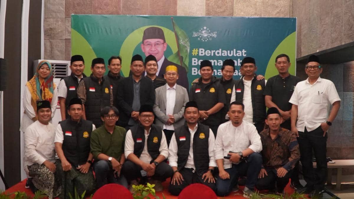 Calon Ketua Umum Pengurus Besar Nahdlatul Ulama (PBNU), KH Abdul Ghaffar Rozin atau Gus Rozin, saat bersilaturahmi bersama jajaran PWNU dan PCNU dari tiga wilayah di kawasan Sulawesi, di Makassar, Sulawesi Selatan, Jumat malam (7/8/2026). (Dok. Istimewa)