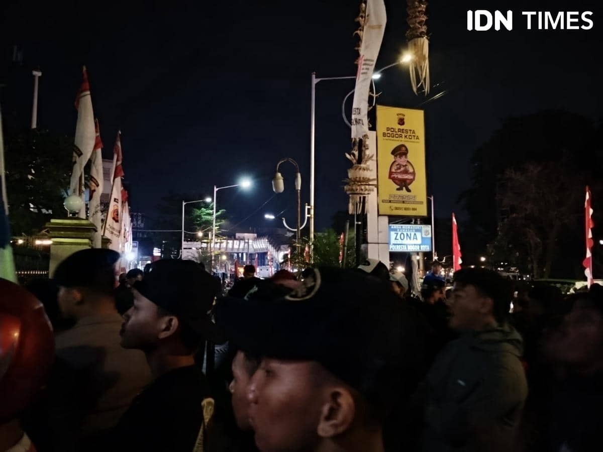 Harmoni Polisi dan Suporter Dalam Final Piala Presiden 2026 di Bogor