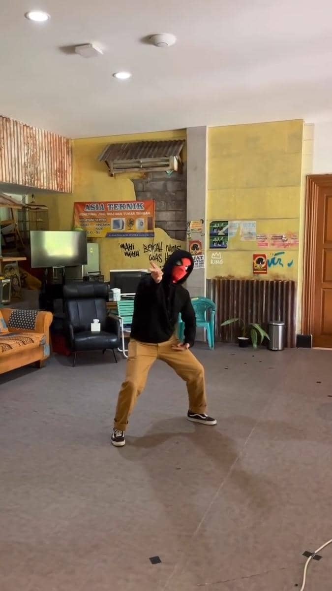 Sejumlah artis Indonesia merayakan euforia Spider-Man: Brand New Day dalam unggahan Instagram Podkesmas.