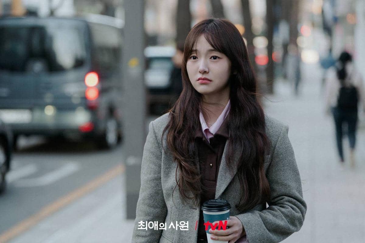 Cuplikan drama My Bias, My Boss produksi tvN yang memperlihatkan salah satu adegan dalam serial tersebut.