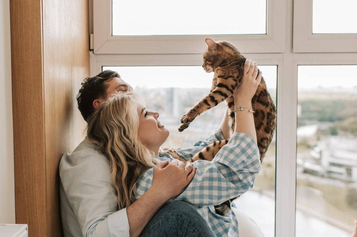 5 Hal Penting Saat Co-parenting Kucing Bareng Pacar