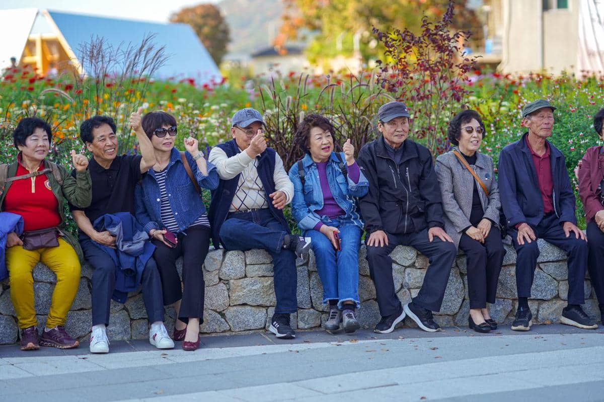 ilustrasi orang tua, lansia, Seoul, Korea Selatan