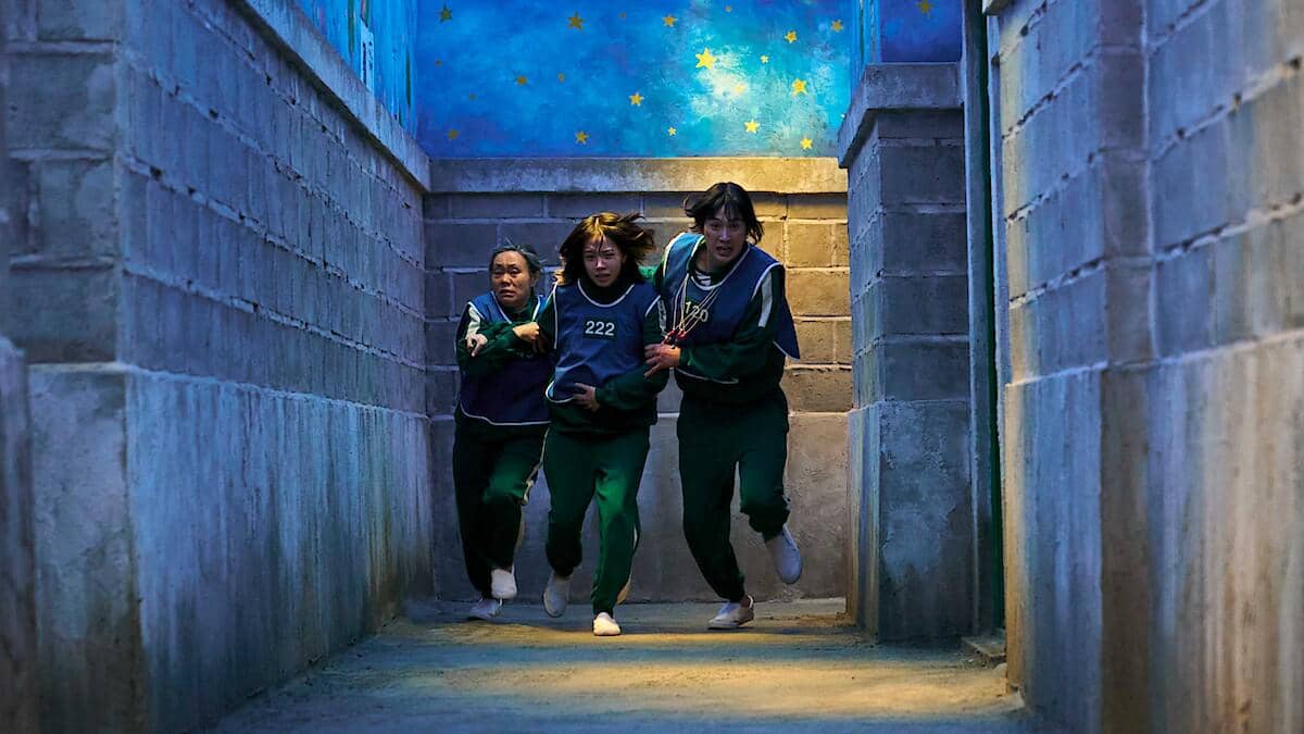 Still cut resmi serial Squid Game Season 3 dari Netflix yang memperlihatkan salah satu adegan dalam serial tersebut.