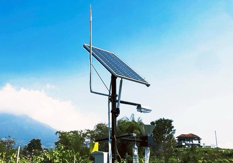 Mahasiswa Undip Bikin Perangkap Hama Pintar Berbasis AI Tenaga Surya