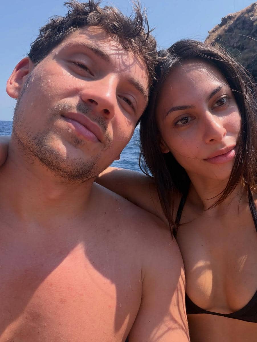 Valerie Thomas menikmati suasana liburan di Pulau Salina dalam unggahan yang dibagikan melalui Instagram pribadinya.