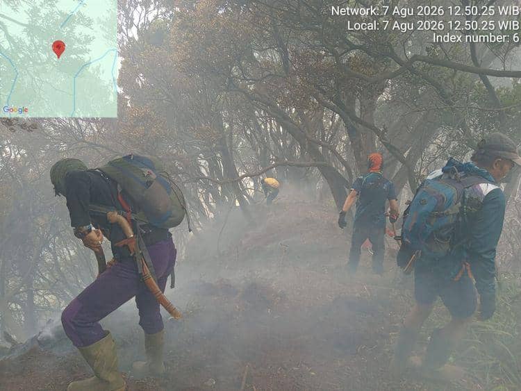 Kemenhut Tutup Sementara Jalur Pendakian Gunung Gede Pangrango