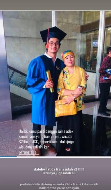 Frans Faisal Wisuda S2 (instagram.com/dewizuhriati)