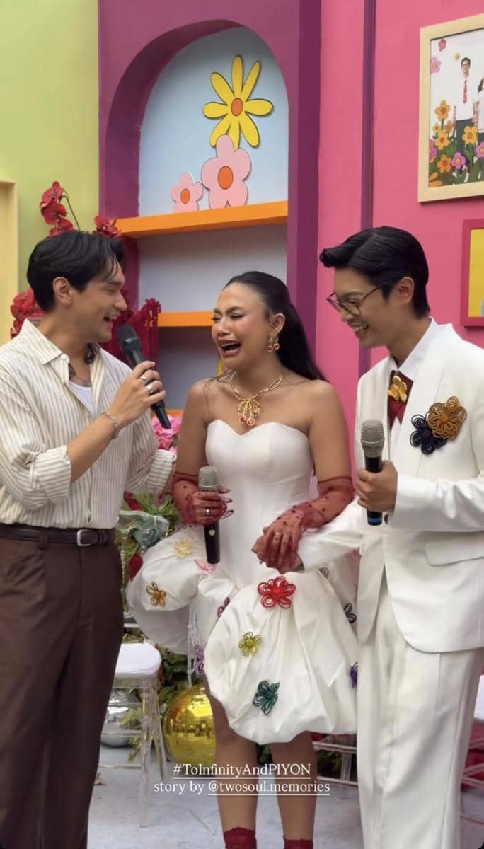 Para tamu artis menghadiri pernikahan Aulion dan Pila dalam potret yang dibagikan akun Instagram pnvl.
