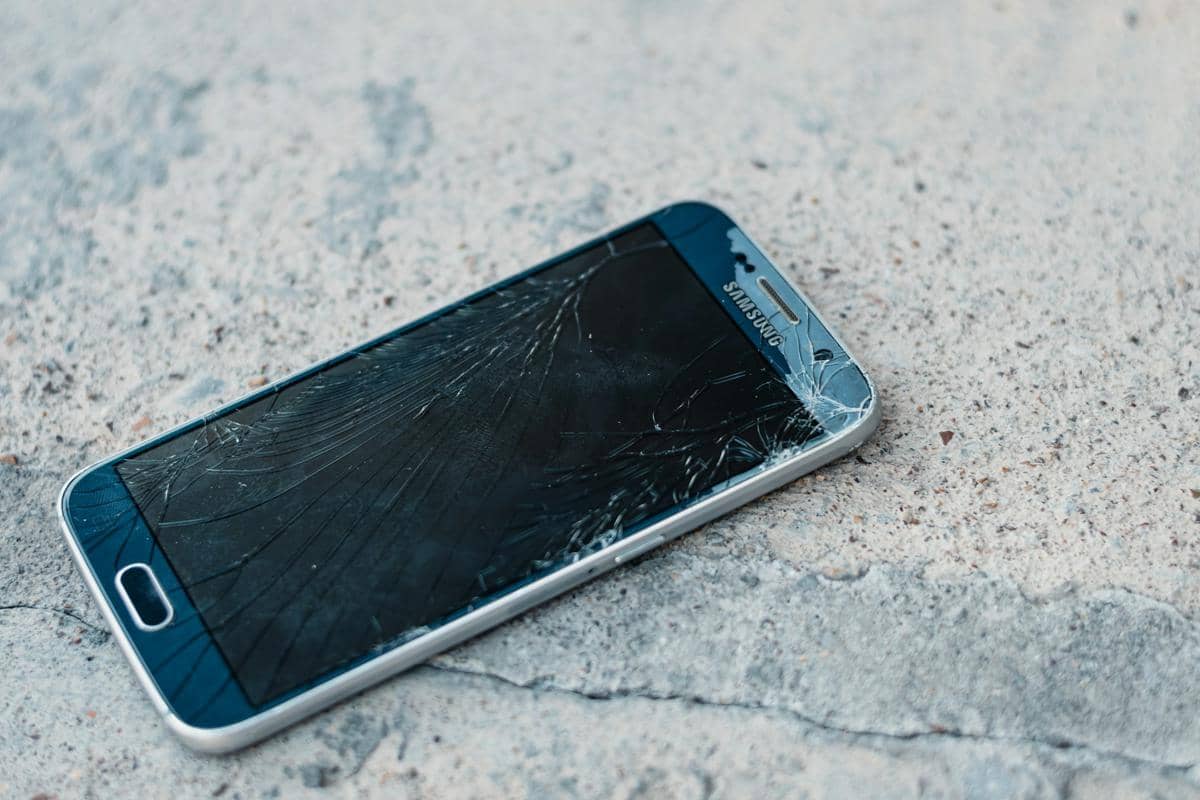 5 Tanda-tanda Layar HP Mulai Rusak, Pernah Mengalaminya?
