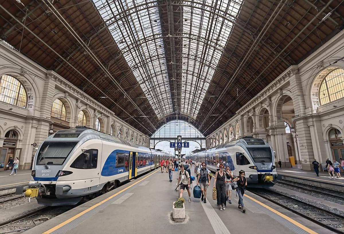 Interior Stasiun Budapest Keleti.