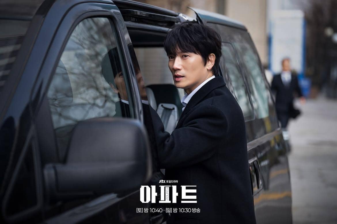 7 Character Development Park Hae Kang di The Apartment Job