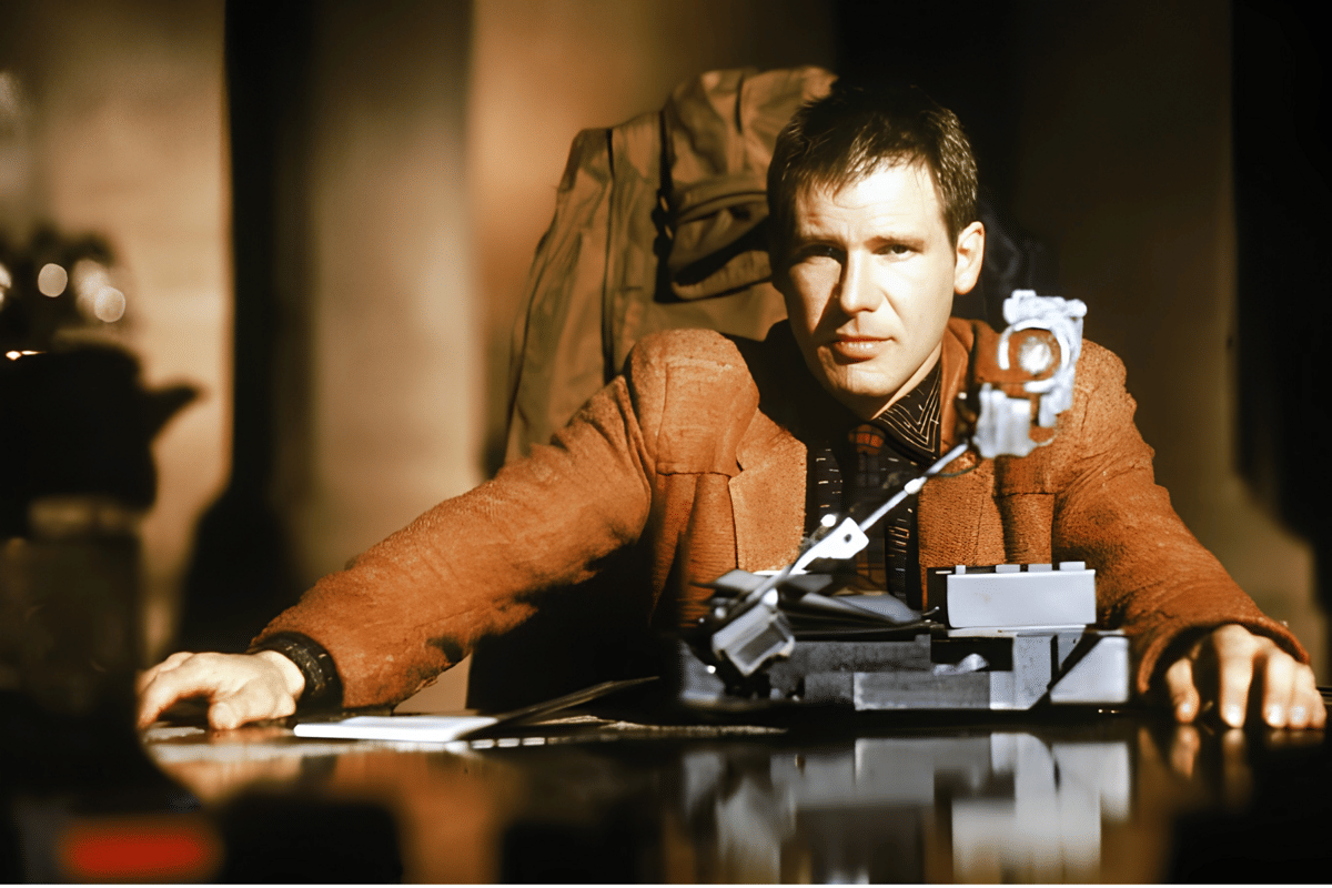 Karakter Rick Deckard dalam film Blade Runner