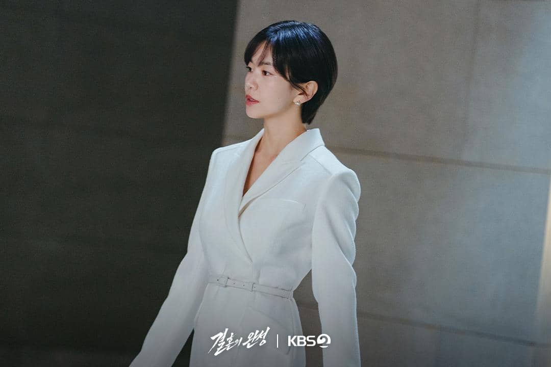 Potret aktris Lee Seol sebagai karakter dalam drama Korea The Husband, dalam materi promosi dari KBS.