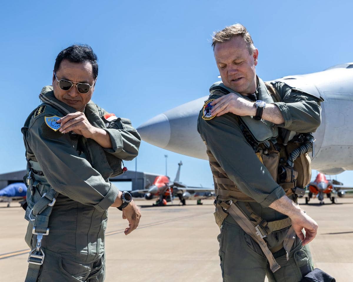 Aksi Menantang di Langit Darwin, KSAU-CAF Australia Terbang Satu Formasi